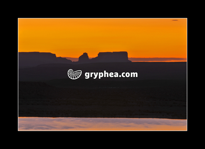 Sunrise on Lake Mead (Arizona, USA) - gryphea.com